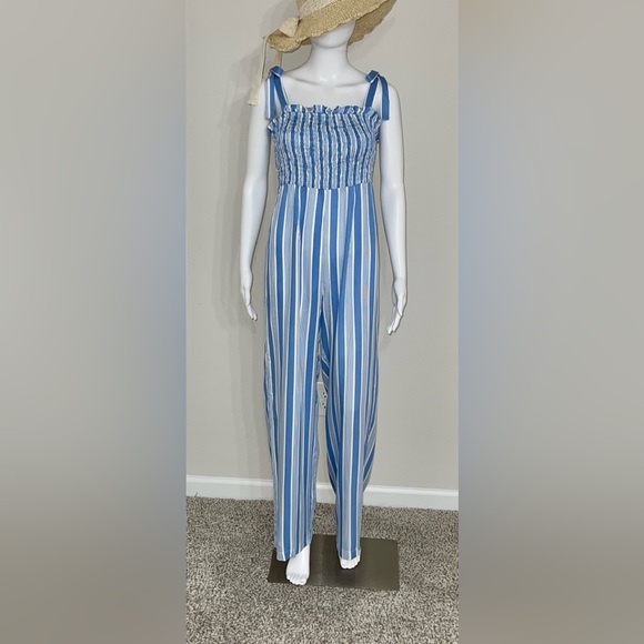 NWT Forever 21 Bridge Blue White Striped Wide-Leg Smocked Jumpsuit Size M - Picture 5 of 10